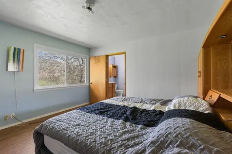 3403 N Valley View Road Ashland OR 97520