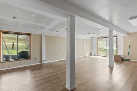 3403 N Valley View Road Ashland OR 97520