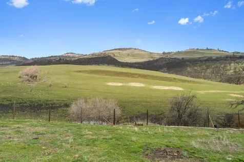 3403 N Valley View Road Ashland OR 97520