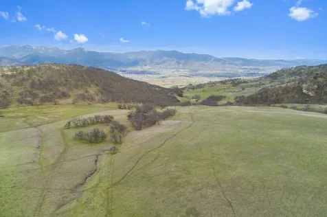 3403 N Valley View Road Ashland OR 97520