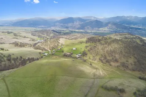 3403 N Valley View Road Ashland OR 97520