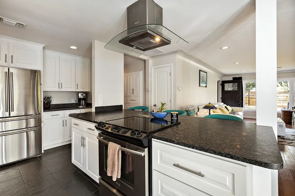 878 & 876 Clay Street Ashland OR 97520