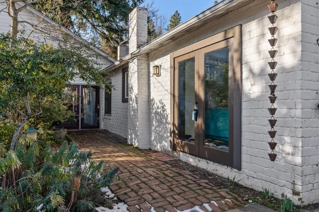 449 Morton Street Ashland OR 97520