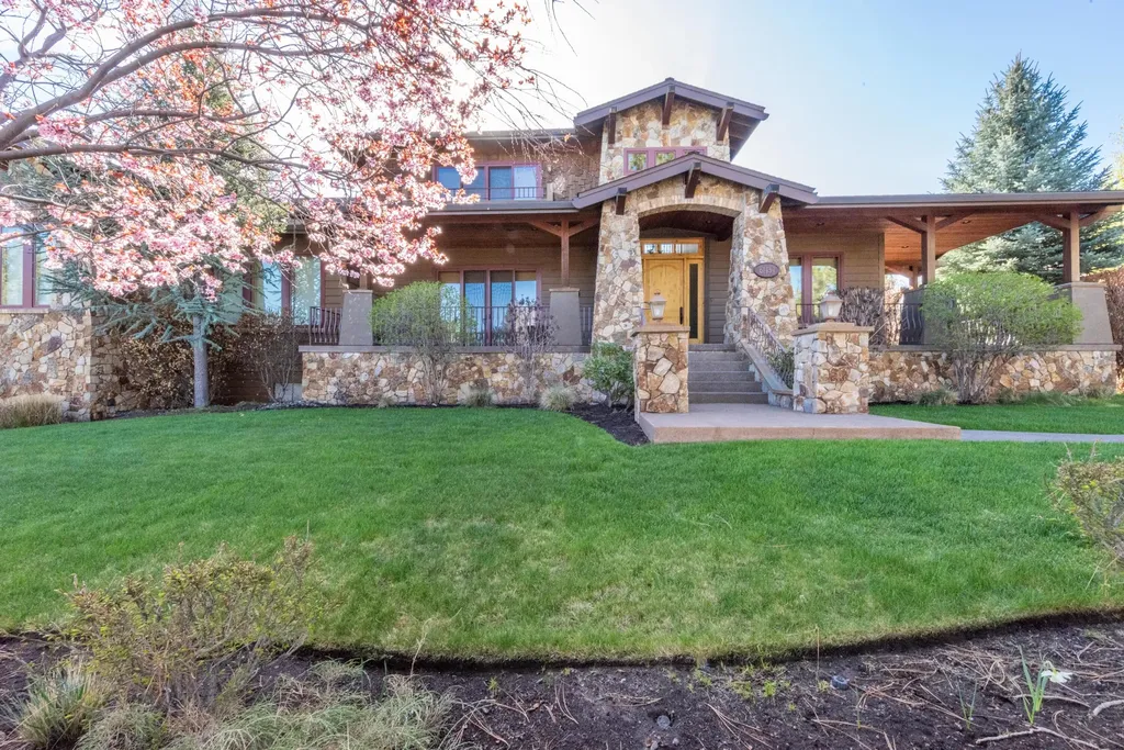 61454 Cultus Lake Court Bend OR 97702