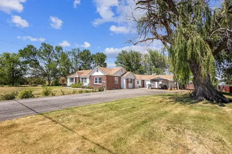 560 NW Birch Lane Madras OR 97741