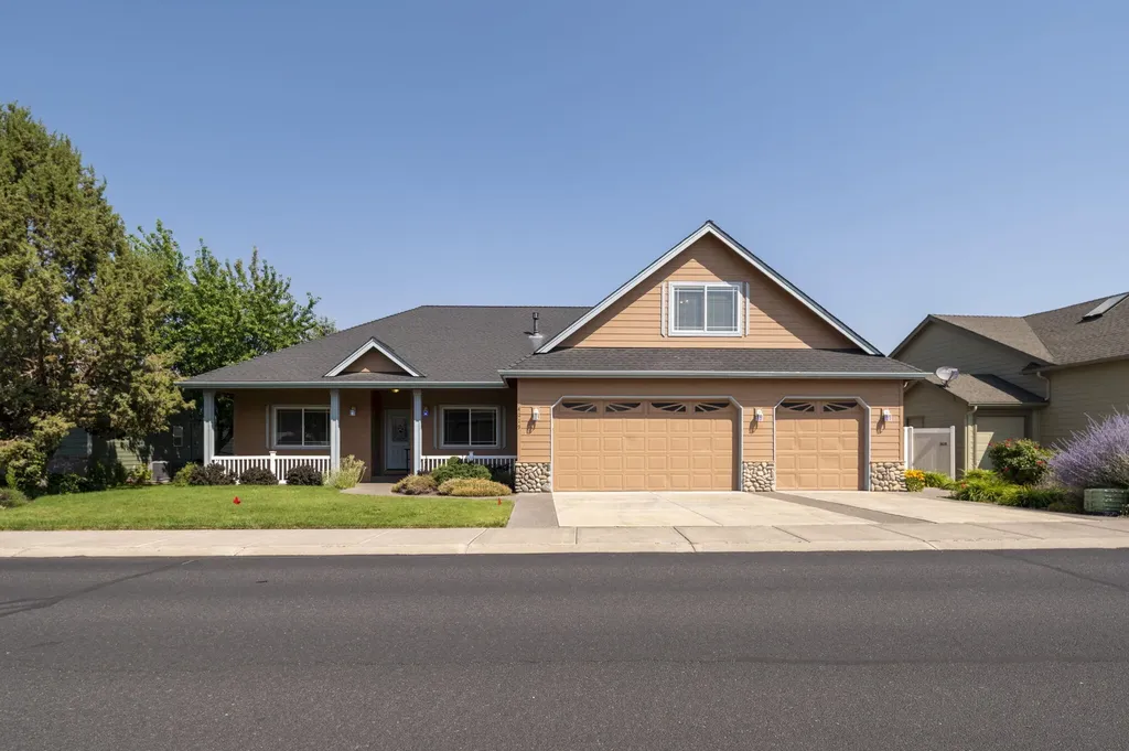 4019 SW Tommy Armour Lane Redmond OR 97756