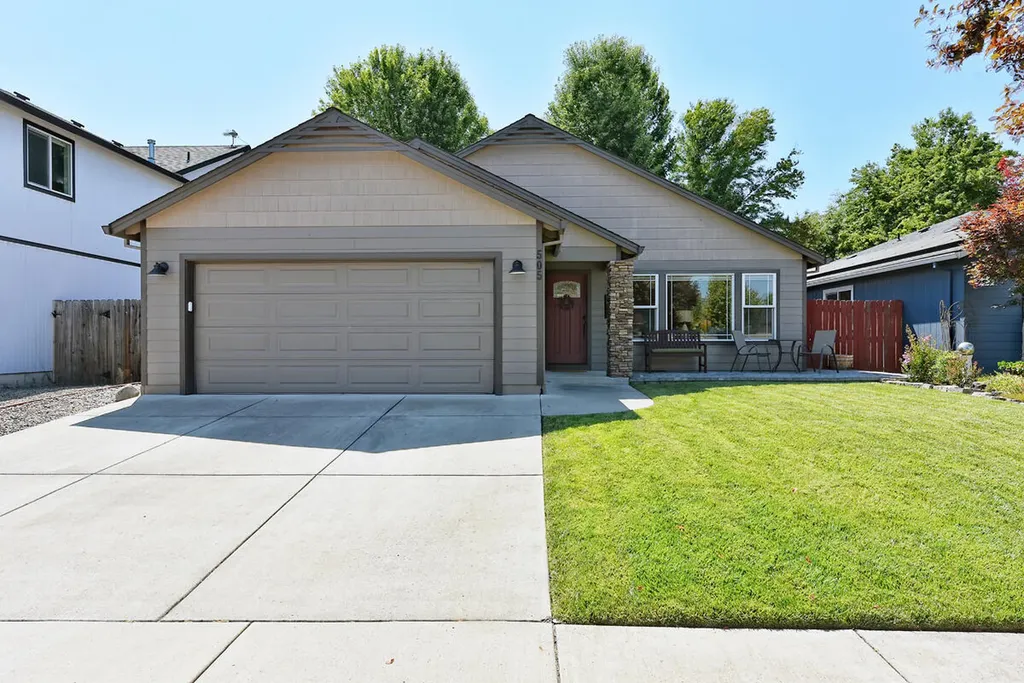 505 Woodlark Drive Medford OR 97501