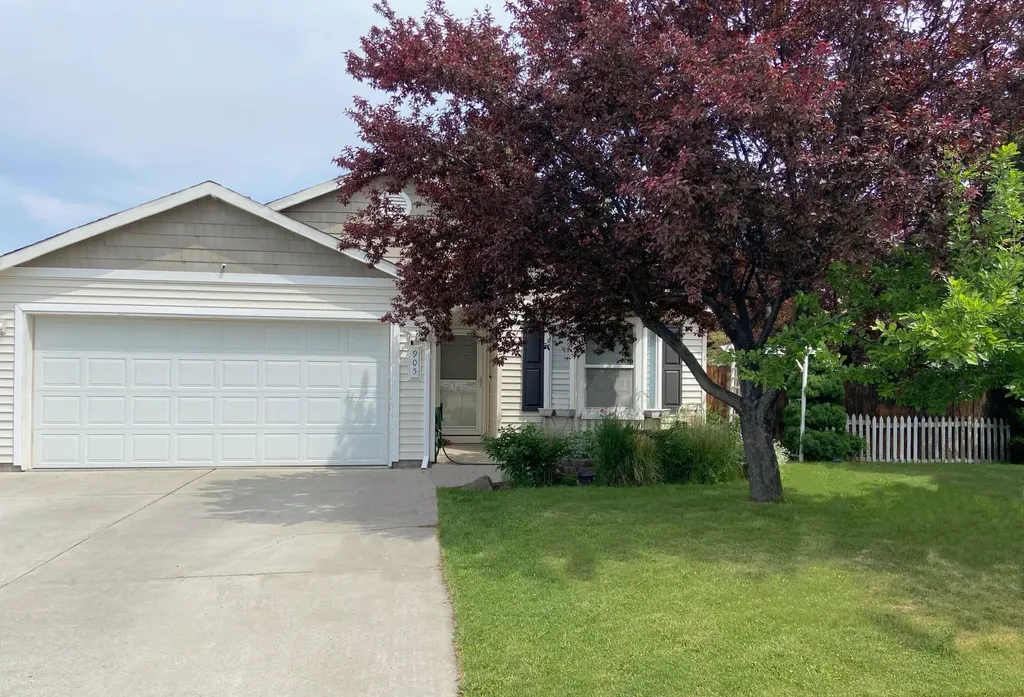 905 NW Spruce Tree Place Redmond OR 97756