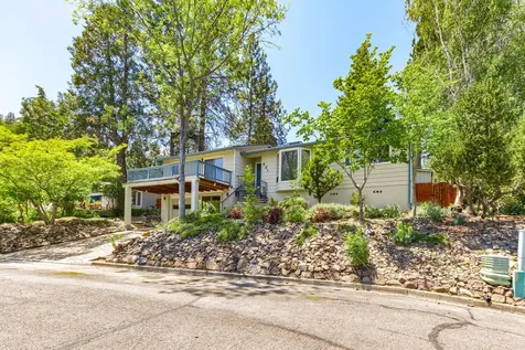 991 Hiawatha Place Ashland OR 97520