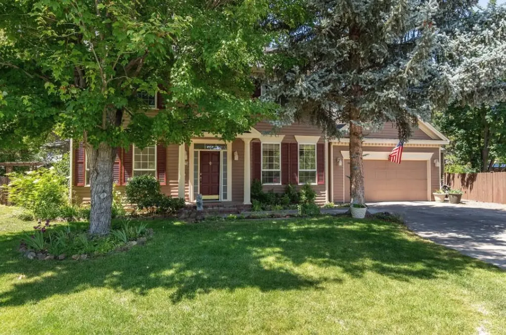 1857 SE Autumnwood Court Bend OR 97702