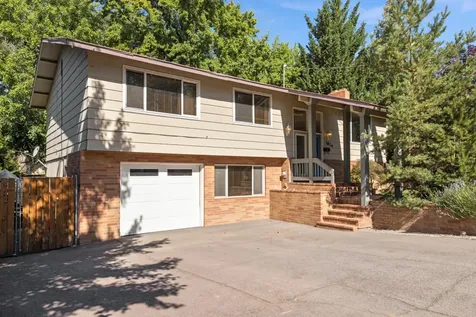 1824 Tiffany Street Klamath Falls OR 97601