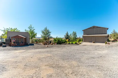 1896 SE Hoffman Drive Madras OR 97741