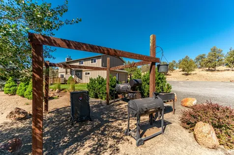 1896 SE Hoffman Drive Madras OR 97741