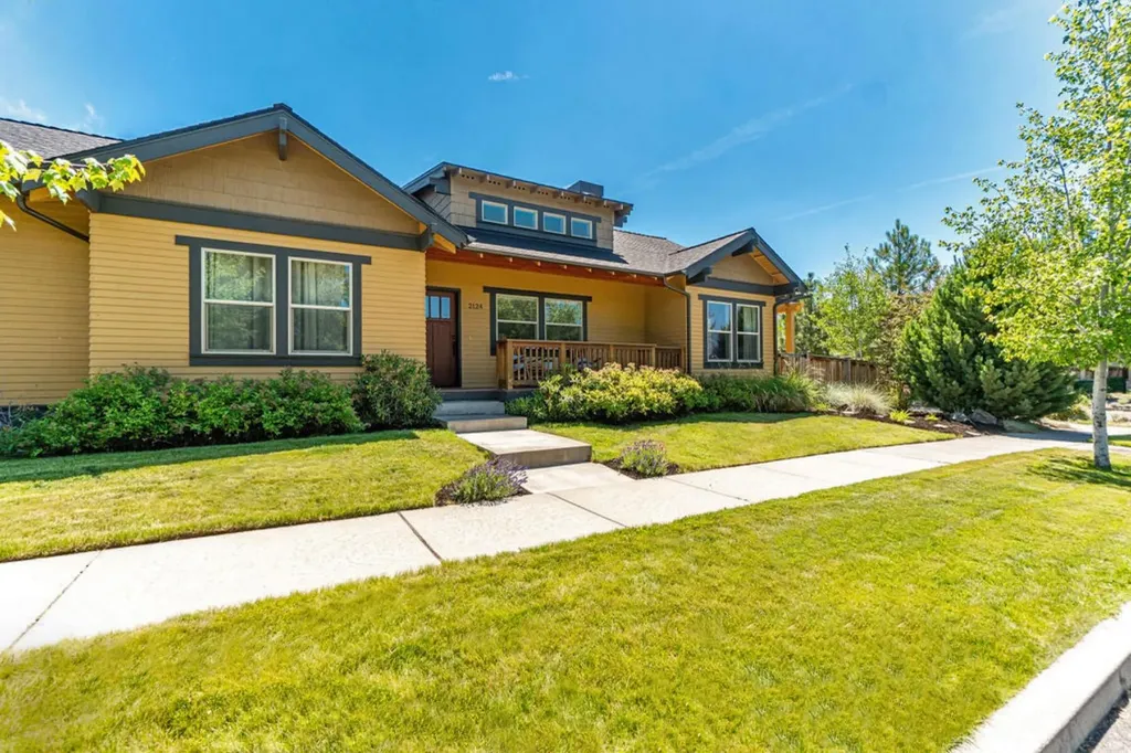 2124 NW High Lakes Loop Bend OR 97703