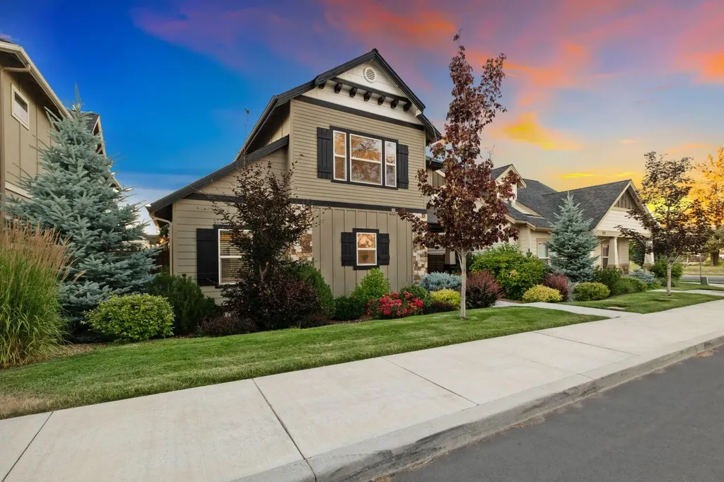 61516 SE Lorenzo Drive Bend OR 97702