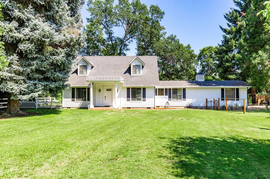 650 W Evans Creek Road Rogue River OR 97537