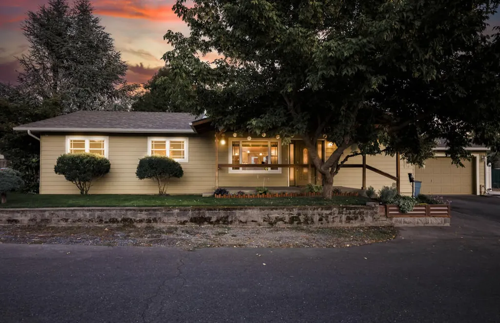 1125 SW Isham Street Grants Pass OR 97526