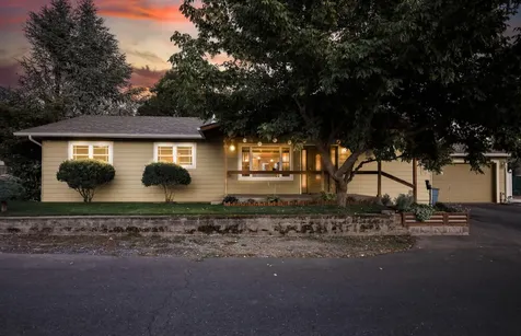 1125 SW Isham Street Grants Pass OR 97526