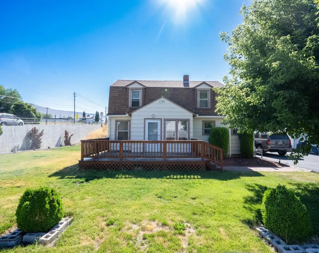 1705 Burns Street Klamath Falls OR 97603