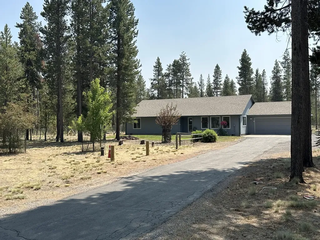 52907 Walker Way La Pine OR 97739
