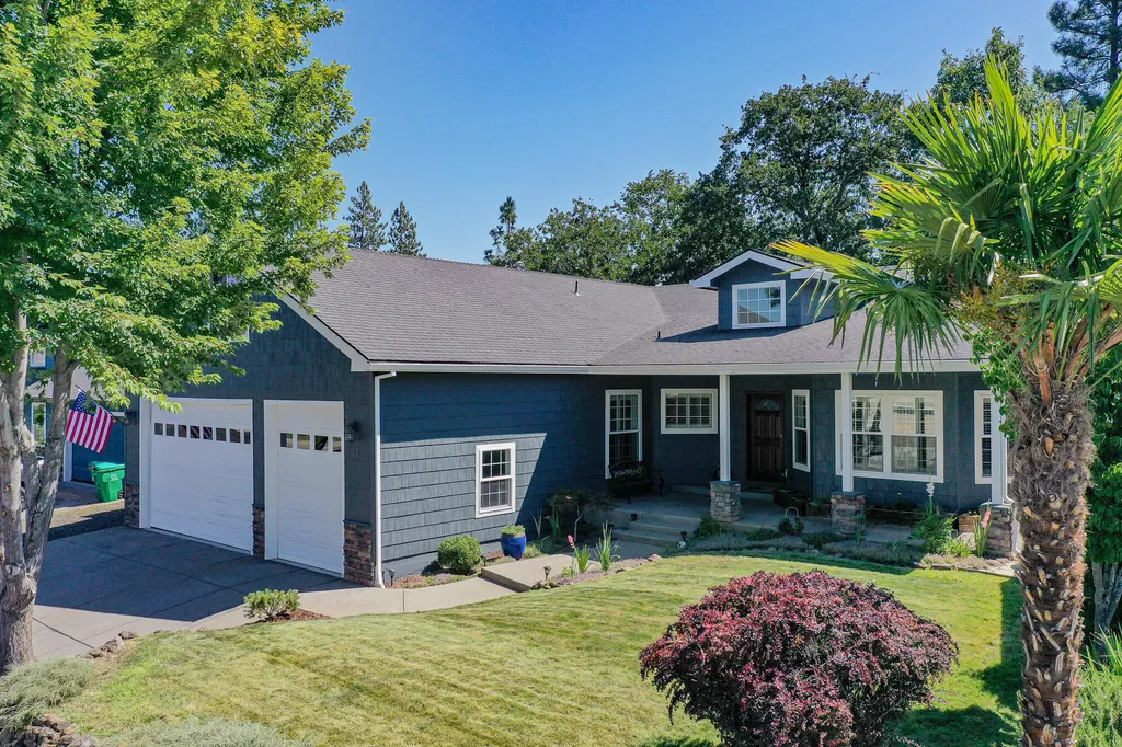 25 Wildwood Drive Eagle Point OR 97524