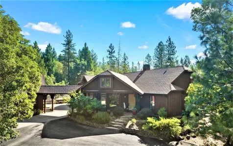 377 Wolf Song Drive Grants Pass OR 97526