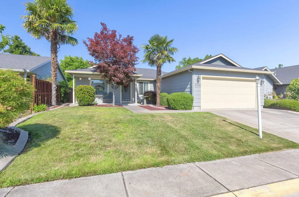 1214 Twin Rocks Drive Central Point OR 97502