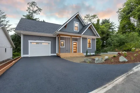 2337 NW Mast Avenue Lincoln City OR 97367