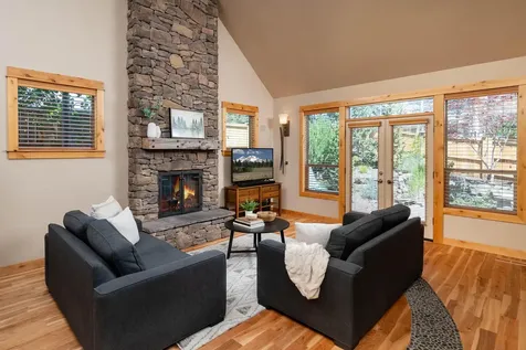 1976 NW Shevlin Crest Drive Bend OR 97703
