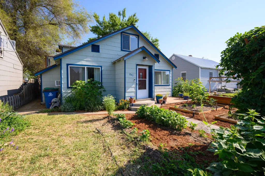 845 NE 2nd Street Prineville OR 97754