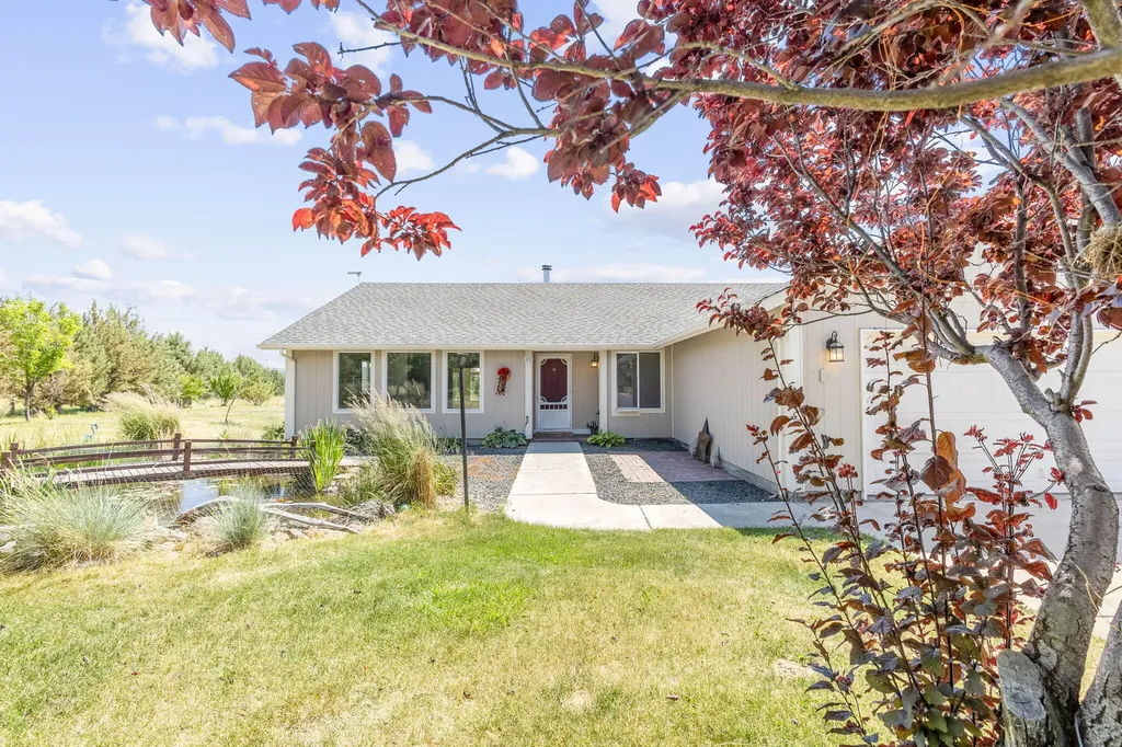 6890 SE Meadowlark Lane Prineville OR 97754
