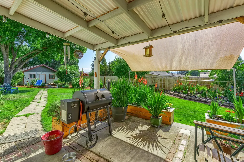 2598 Street Thomas Way Medford OR 97504