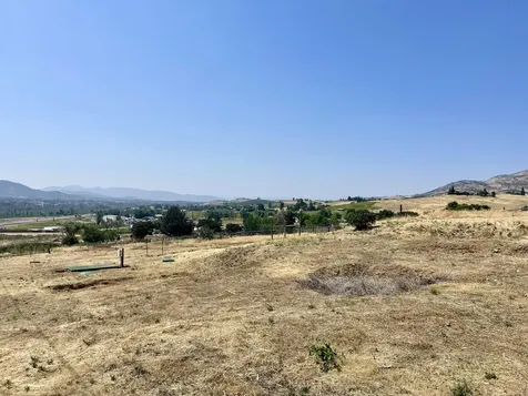 624 S Valley View Road Ashland OR 97520