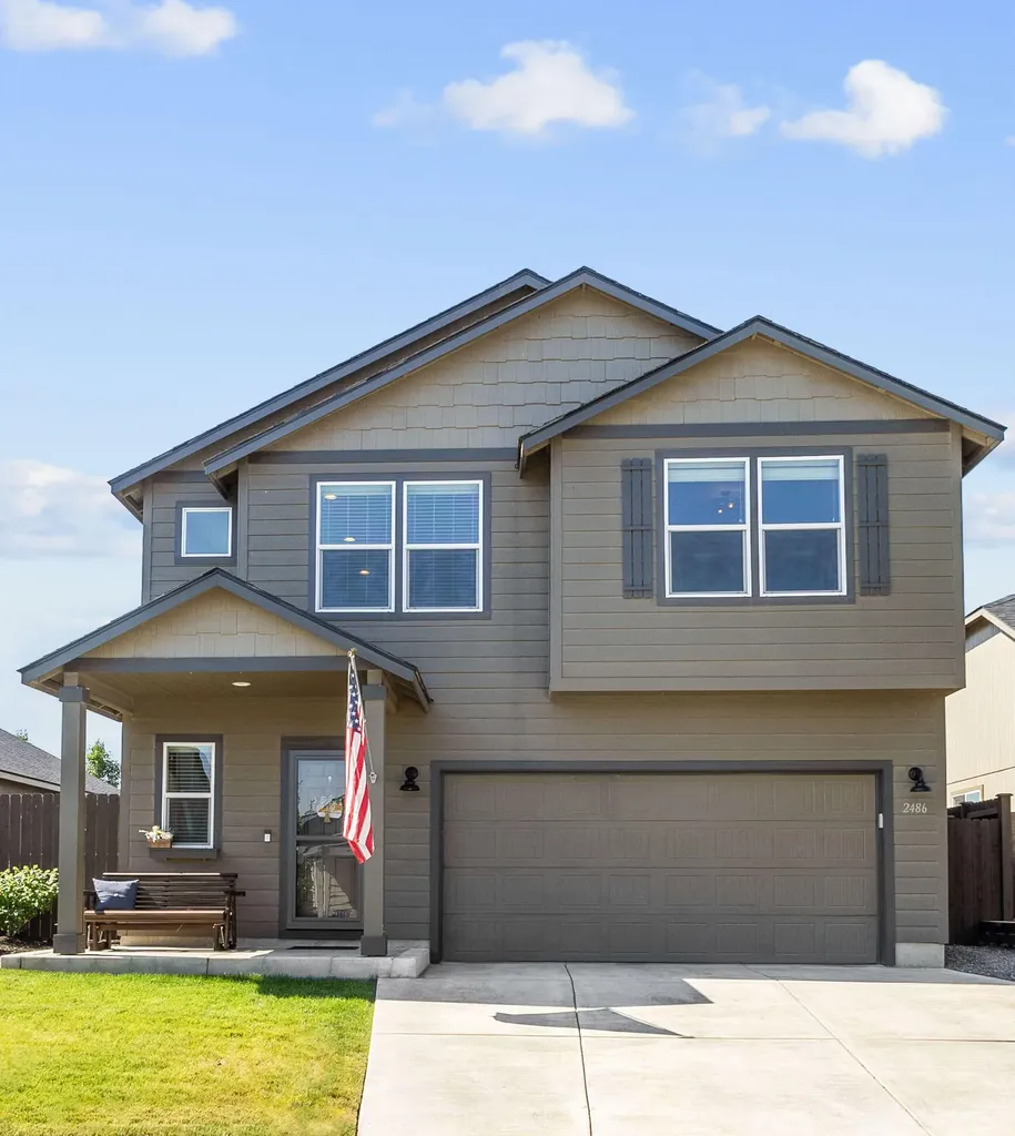 2486 NW Hemlock Way Redmond OR 97756