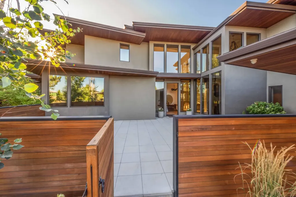 19118 Currier Drive Bend OR 97702