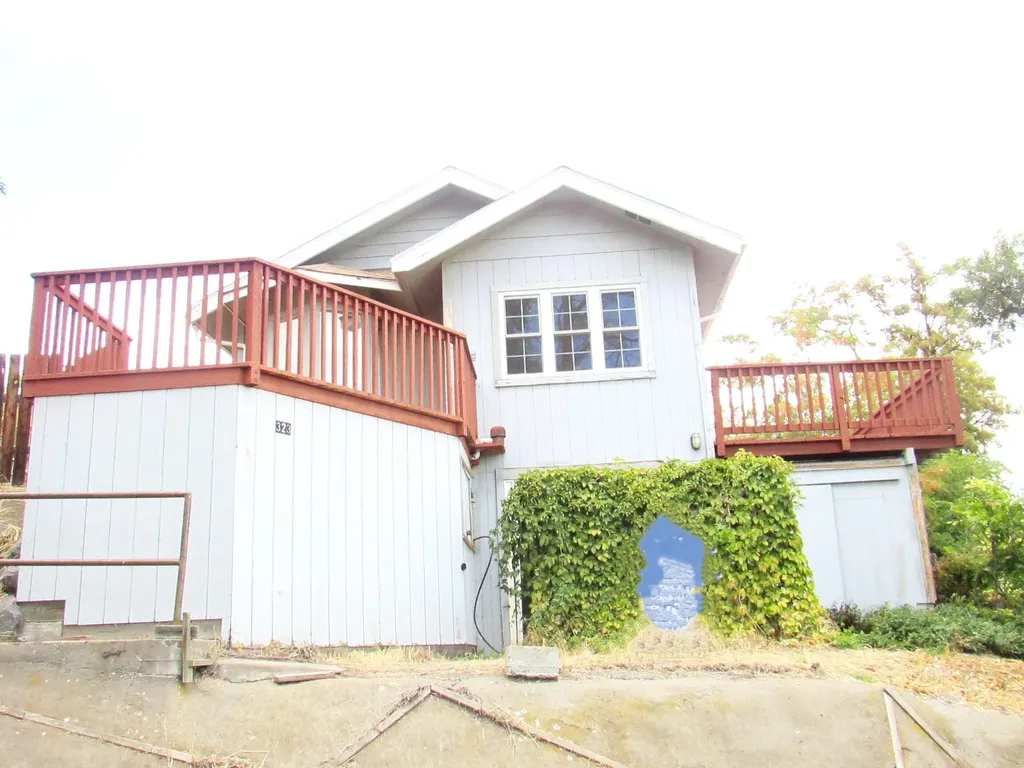 323 N Laguna Street Klamath Falls OR 97601