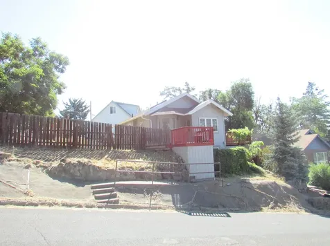 323 N Laguna Street Klamath Falls OR 97601