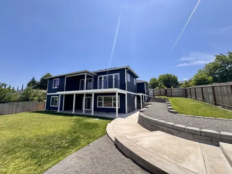 385 Otis Street Ashland OR 97520