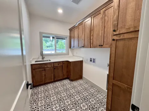 385 Otis Street Ashland OR 97520