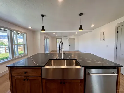 385 Otis Street Ashland OR 97520