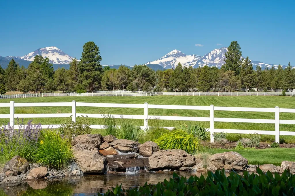 18611 Couch Market Road Bend OR 97703