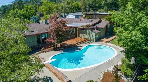 734 NW Midland Avenue Grants Pass OR 97526