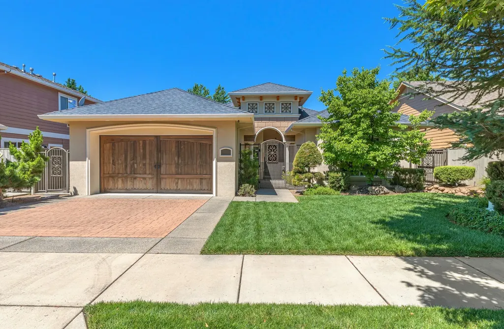 1220 Stonegate Drive Medford OR 97504