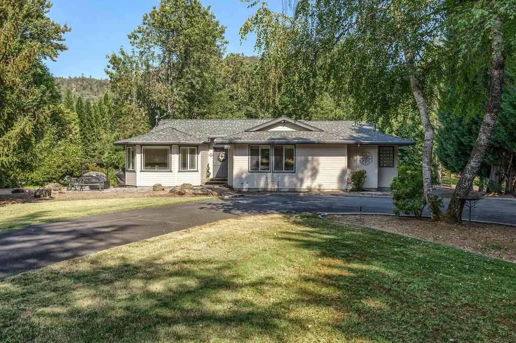 359 Rene Drive Shady Cove OR 97539
