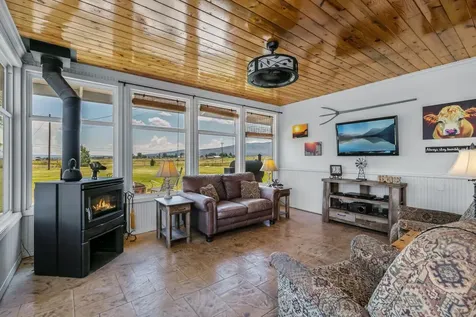 5624 SW Reif Road Powell Butte OR 97753