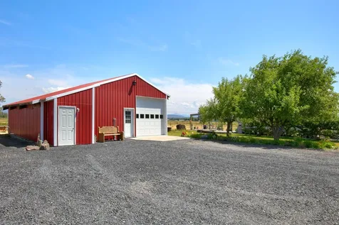 5624 SW Reif Road Powell Butte OR 97753