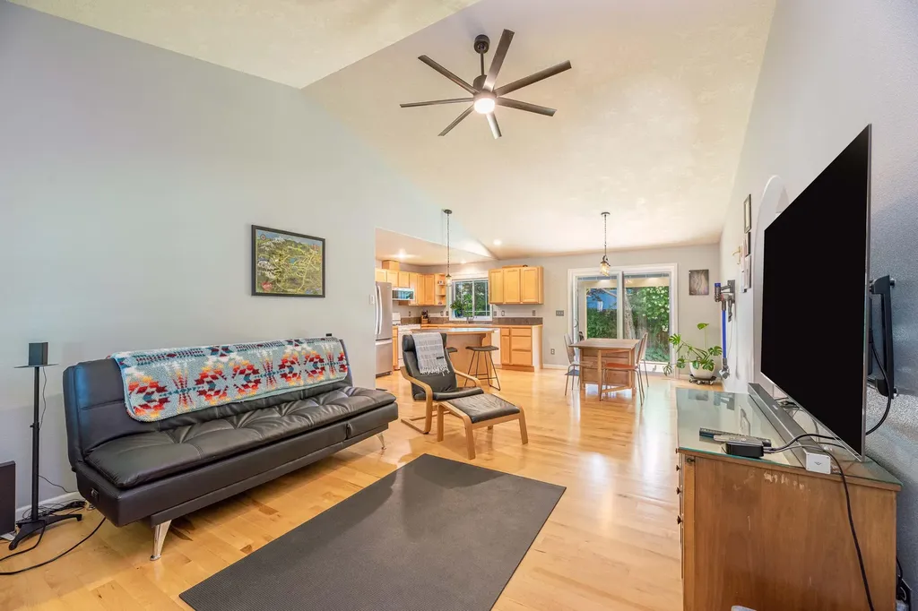 2389 NE Lynda Lane Bend OR 97701