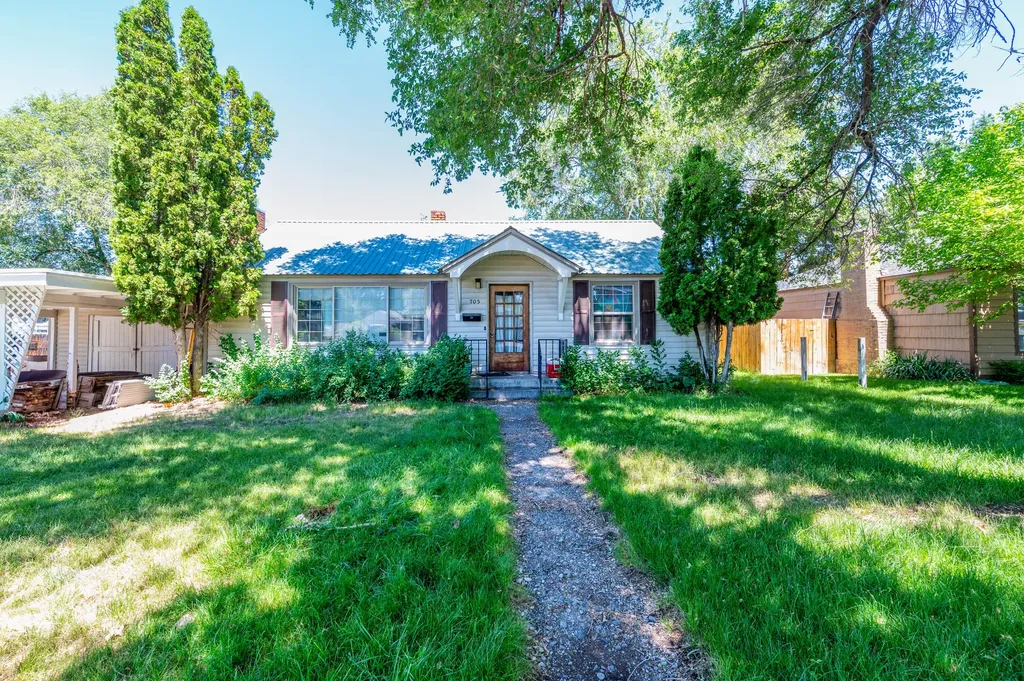 705 NE Lookout Avenue Prineville OR 97754