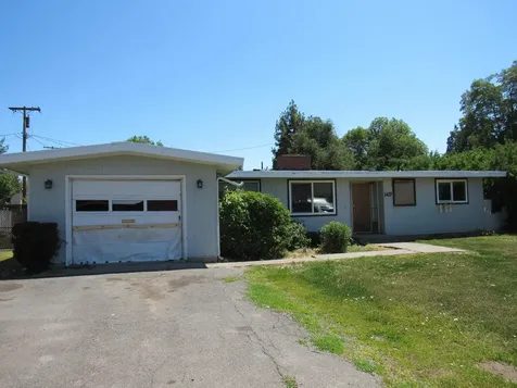 1417 Siskiyou Street Klamath Falls OR 97601