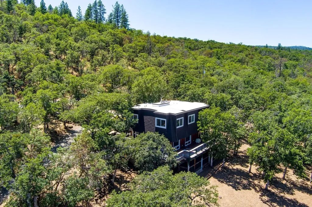 4620 Dark Hollow Road Medford OR 97501